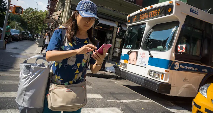 À Honolulu, il est désormais interdit d’envoyer des textos en traversant une rue