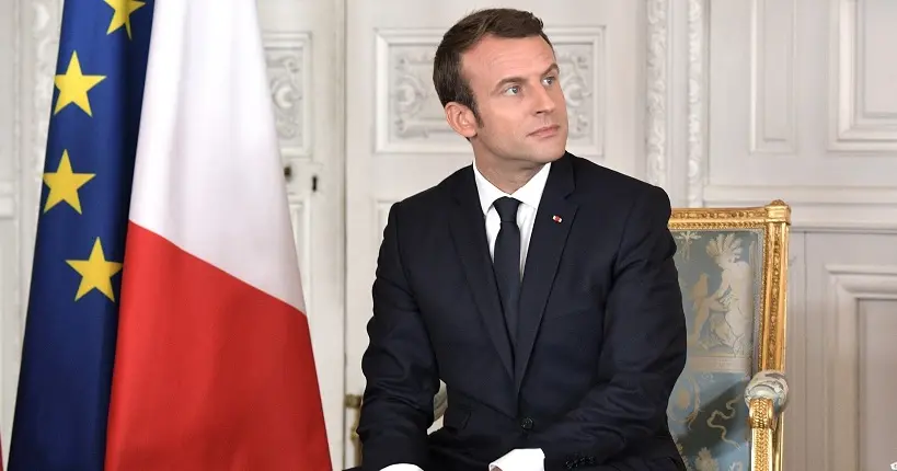 Macron va reconnaître le drapeau européen, alors que les insoumis veulent le bannir de l’Assemblée