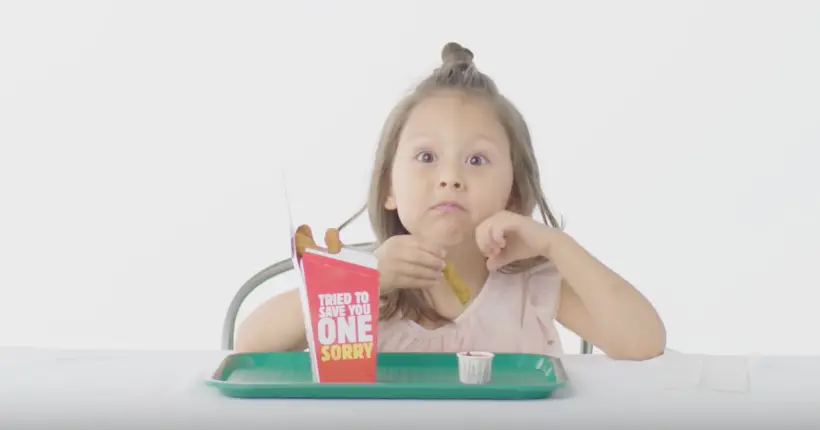 Vidéo : quand de petits Américains goûtent à 100 ans de recettes au poulet