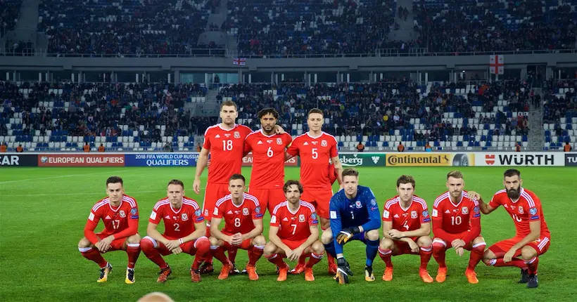 Mais pourquoi l’équipe du Pays de Galles rate-t-elle TOUT LE TEMPS sa photo d’avant-match ?