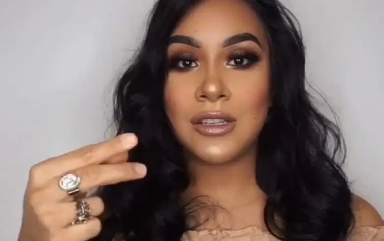 Cette make-up artist a décidé de faire ses tutos beauté en langue des signes