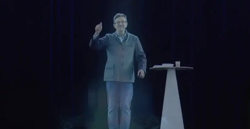 Non, Marine Le Pen n’a pas essayé d’avoir un hologramme comme celui de Jean-Luc Mélenchon