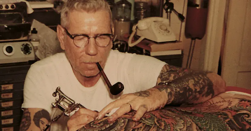 Le bar qui célèbre l’héritage de Norman “Sailor Jerry” Collins, père fondateur du tatouage old school