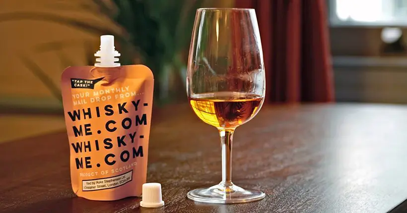 Des whiskys d’exception livrés dans des “gourdes à compote”