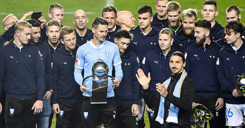 Vidéo : quand Zlatan snobe le protocole et remet lui-même le trophée aux joueurs de Malmö