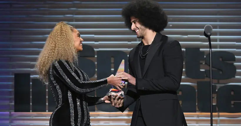 Beyoncé salue le combat de la star du foot US Colin Kaepernick pour les droits des Noirs