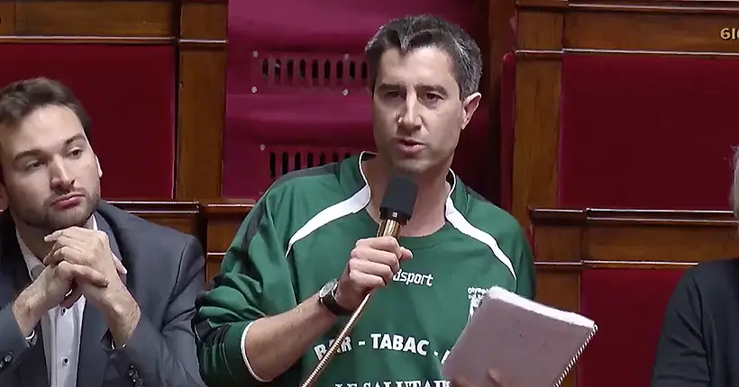 François Ruffin porte un maillot de foot à l’Assemblée… et écope d’une amende de 1 378 euros