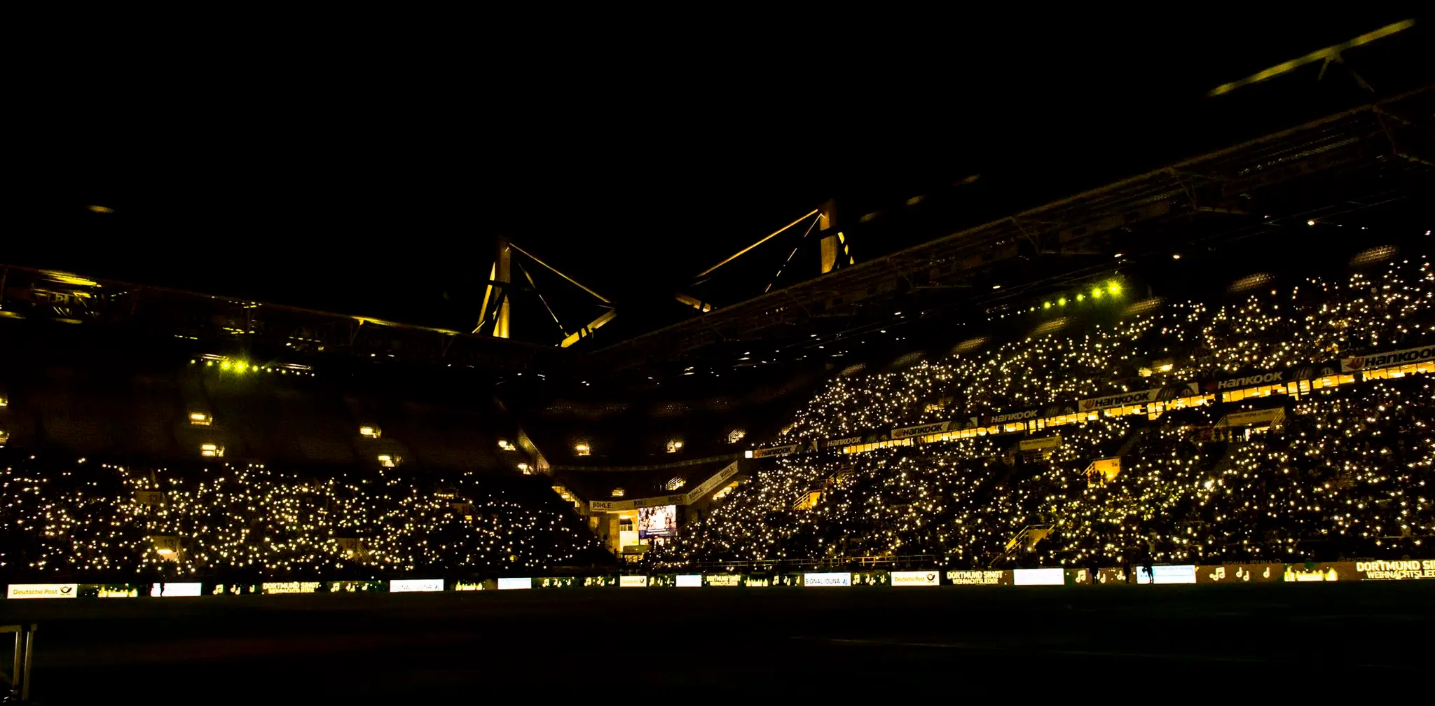 Vidéo : quand le Stade de Dortmund se transforme en chorale géante pour fêter Noël