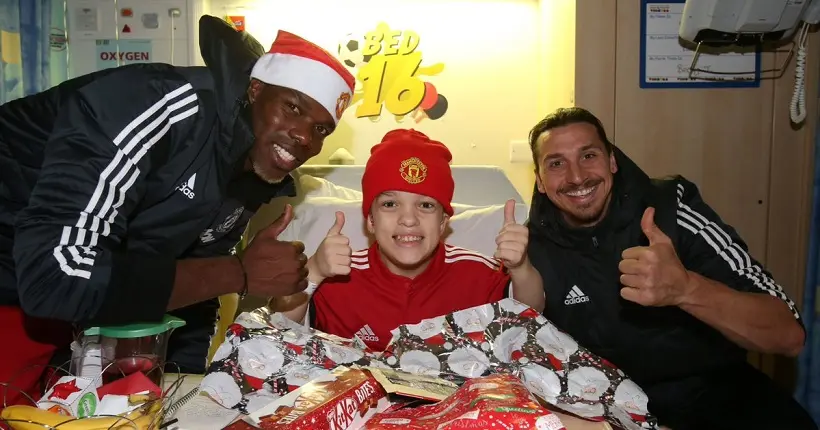 Paul Pogba et Zlatan Ibrahimovic jouent les Pères Noël en rendant visite à des enfants malades