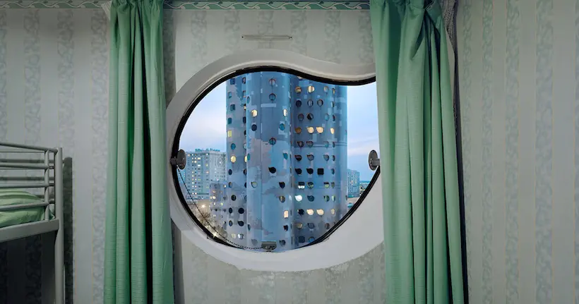 À travers des fenêtres de tours, Laurent Kronental offre un nouveau regard sur la banlieue