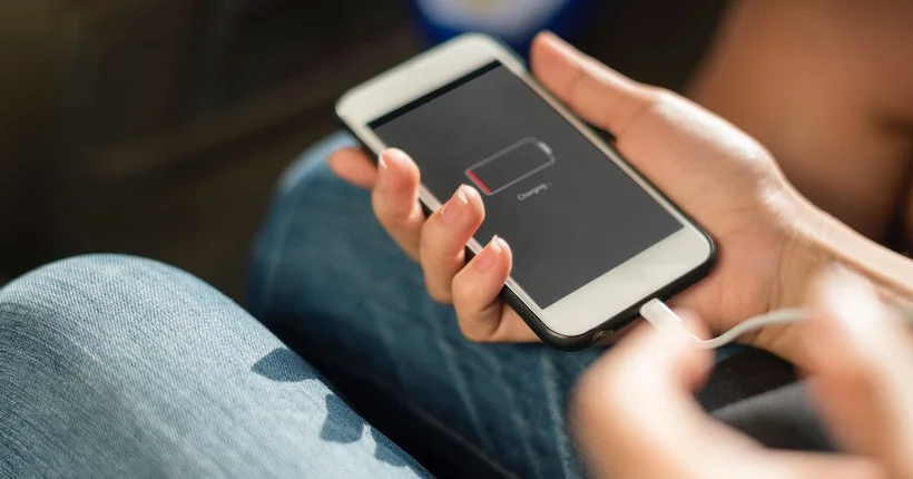 Batteries d’iPhone bridées : des plaintes ont été déposées contre Apple aux États-Unis