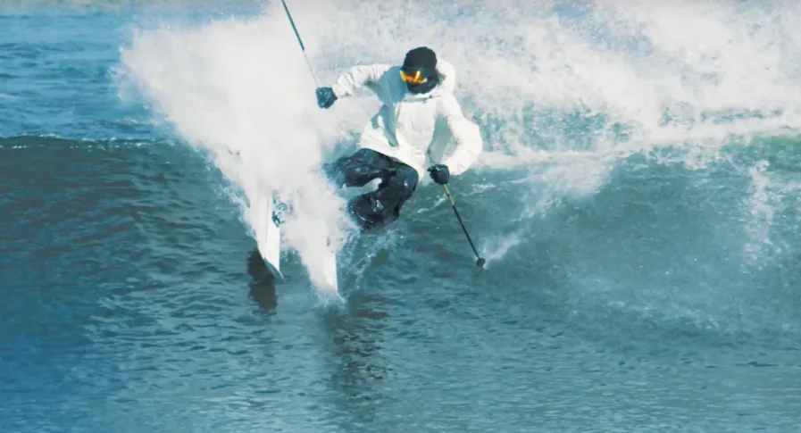 Vidéo : l’hallucinante descente infernale du skieur Candide Thovex
