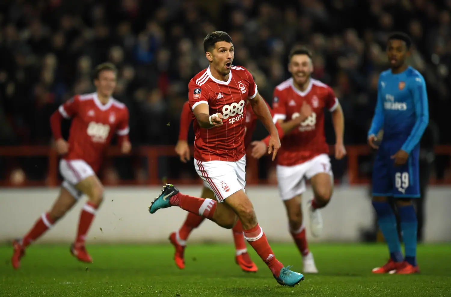 Grâce à Twitter, un joueur de Nottingham Forest a eu un chien après son doublé contre Arsenal