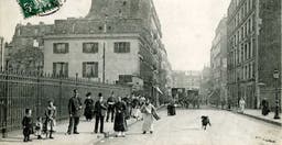 Un passionné d’histoire partage 236 photos anciennes du quartier de la Goutte d’Or à Paris