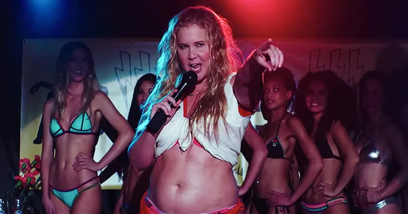 Body positivism : le prochain film d’Amy Schumer déjà (injustement) critiqué aux États-Unis