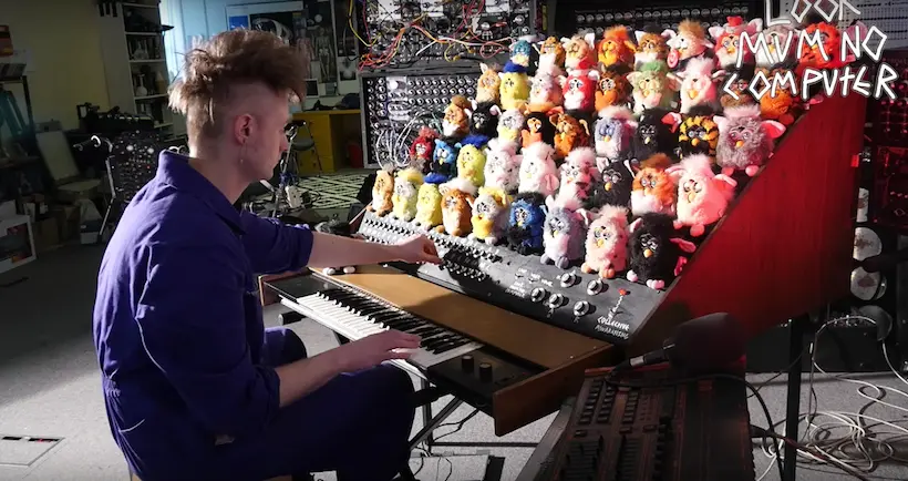 Vidéo : un inventeur fou a créé un orgue à Furbies