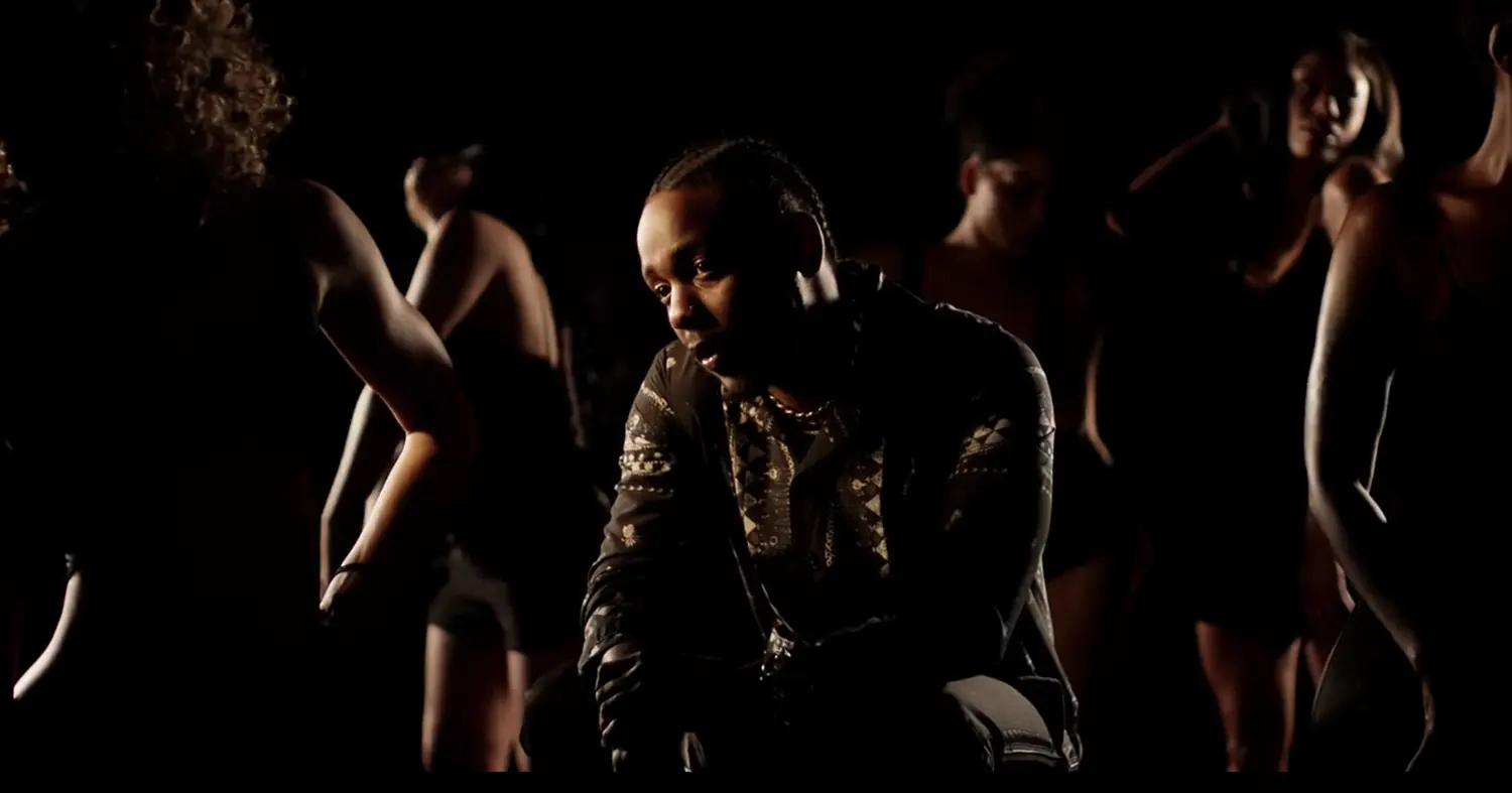 Un photographe accuse Kendrick Lamar de le plagier dans son clip “Love”