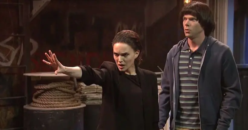 Vidéo : Natalie Portman se glisse dans la peau d’Eleven de Stranger Things dans une parodie du SNL