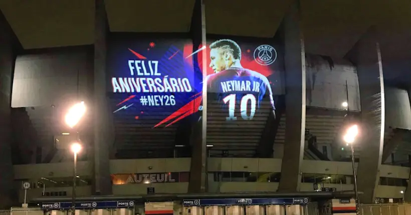 En images : quand le PSG célèbre l’anniversaire de Neymar sur les monuments de Paris