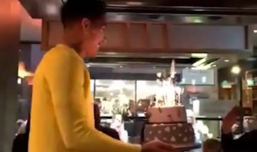 Vidéo : quand Firmino fait une surprise à une fan pour son anniversaire