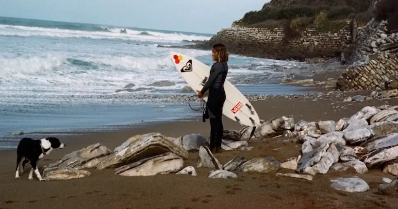 Cette vidéo livre un portrait intime de la surfeuse Lee-Ann Curren