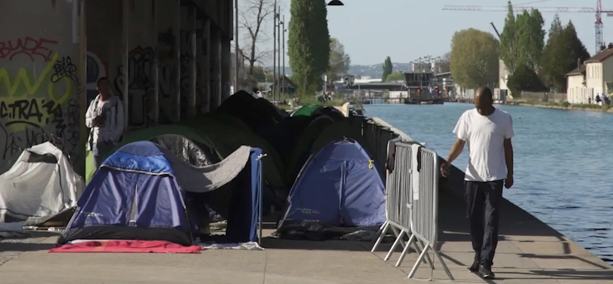 “C’est inhumain” : dans le camp de la Villette, le désespoir des migrants toujours plus nombreux