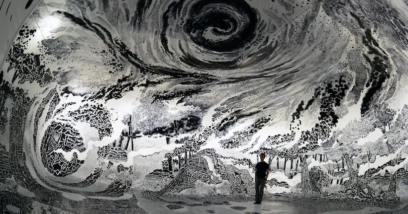 L’artiste Oscar Oiwa a réalisé une impressionnante fresque à l’aide de 120 feutres