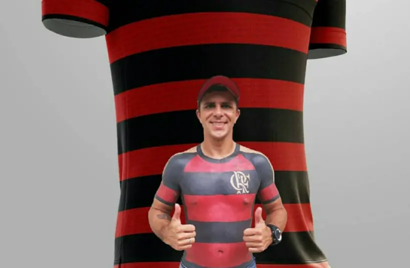 Un supporter de Flamengo s’est fait tatouer le maillot de son équipe sur tout le torse