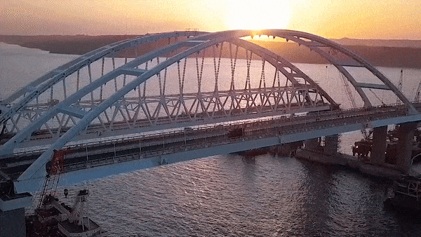Vidéo : Poutine inaugure le plus grand pont d’Europe