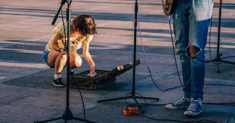 À Londres, des musiciens de rue expérimentent le paiement sans contact