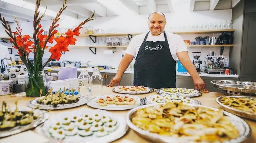 À Londres, ce chef réfugié syrien cuisine pour venir en aide à un hôpital d’Alep