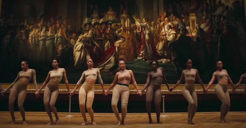En images : les plus beaux plans du dernier clip de Beyoncé et Jay Z, “APES**T”