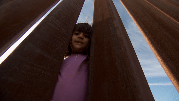 Vidéo : à la frontière américano-mexicaine, les enfants immigrés illégaux sont arrachés à leurs parents