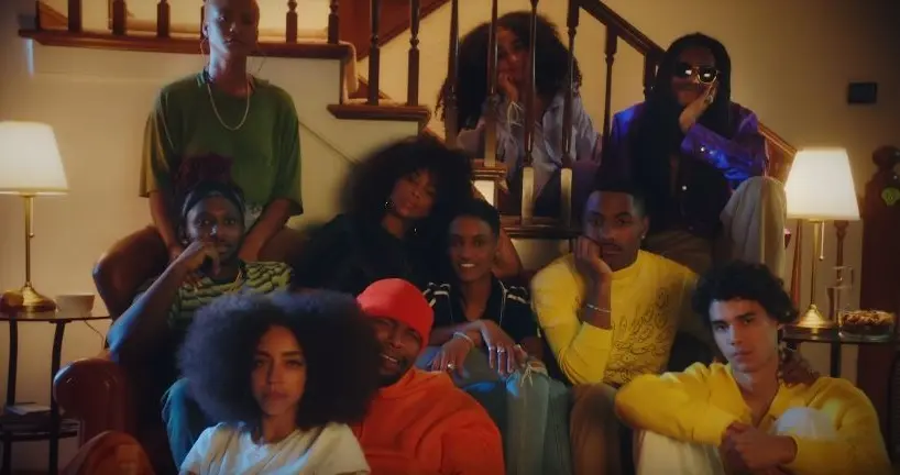 The Internet fait souffler un vent d’amour dans le clip de “Come Over”