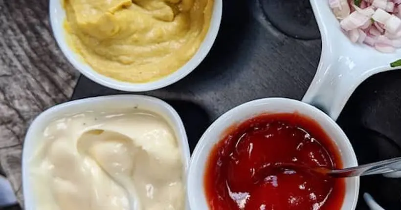 Moutarde, miel, ketchup et autres condiments : on met quoi au frigo ?