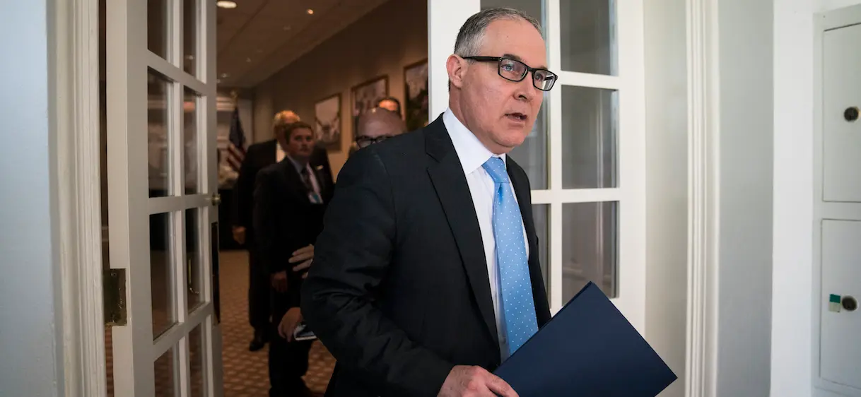 Le ministre de l’Environnement américain, le climatosceptique Scott Pruitt, prend la porte