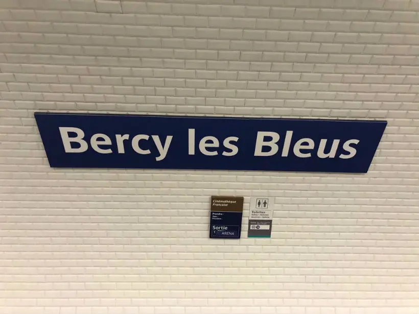 En images : la RATP renomme des stations de métro pour fêter la victoire des Bleus