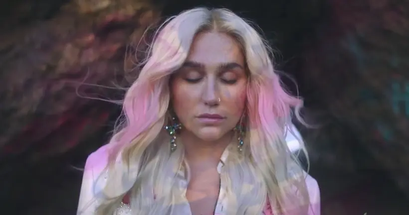 Kesha se confie sur son mal-être dans le trailer de son documentaire Rainbow