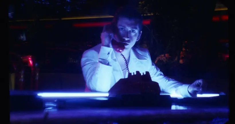 Arctic Monkeys exalte la solitude dans le clip de “Tranquility Base Hotel & Casino”