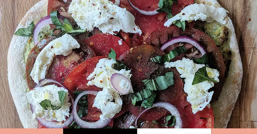 Tuto : un flatbread aux tomates fraîches pour tuer le game du pique-nique cet été