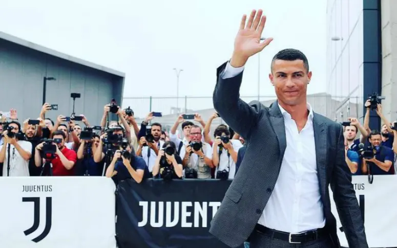 Cristiano Ronaldo devient le premier footballeur milliardaire