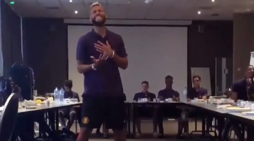 Vidéo : pour son bizutage au Toulouse FC, John Bostock a réalisé la meilleure interprétation de Michael Jackson