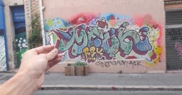De la street au feed : à travers sa série “Graffitriches”, Meuh mêle graffiti et trompe-l’œil