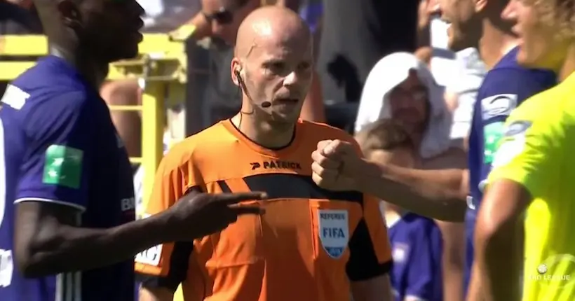 En plein match, deux joueurs d’Anderlecht ont fait un pierre-feuille-ciseaux pour savoir qui allait tirer un pénalty
