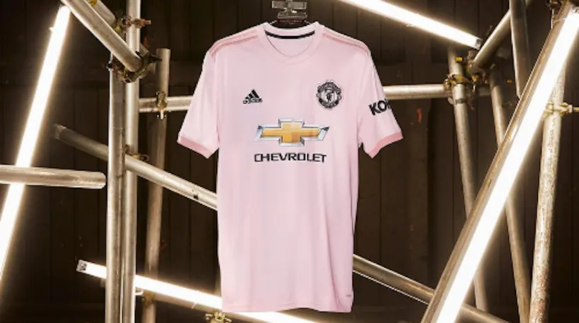 Manchester United a dévoilé son surprenant maillot extérieur