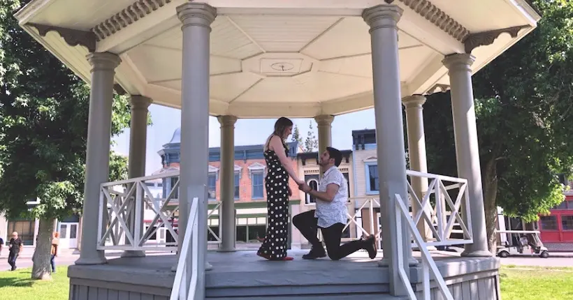 Une fan de Gilmore Girls a été demandée en mariage sous le vrai kiosque de Stars Hollow