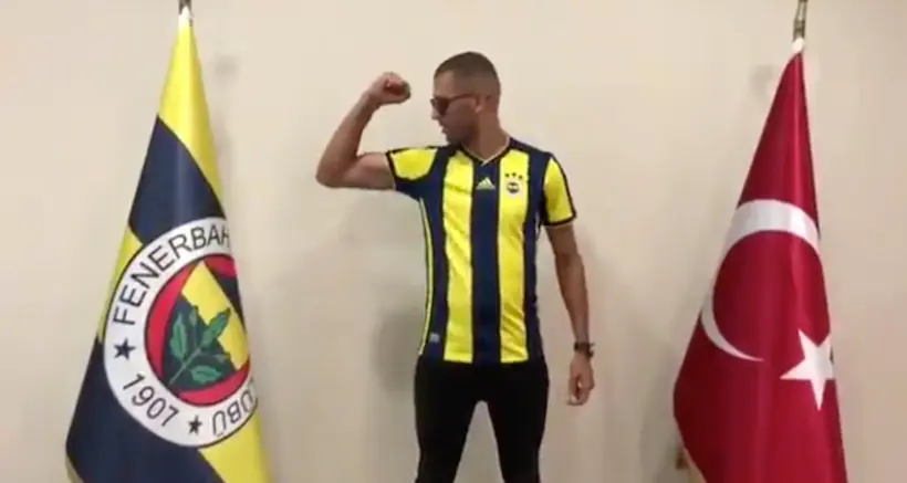 Vidéo : pour fêter l’arrivée de Slimani, Fenerbahçe a réalisé la pire vidéo d’officialisation de l’histoire