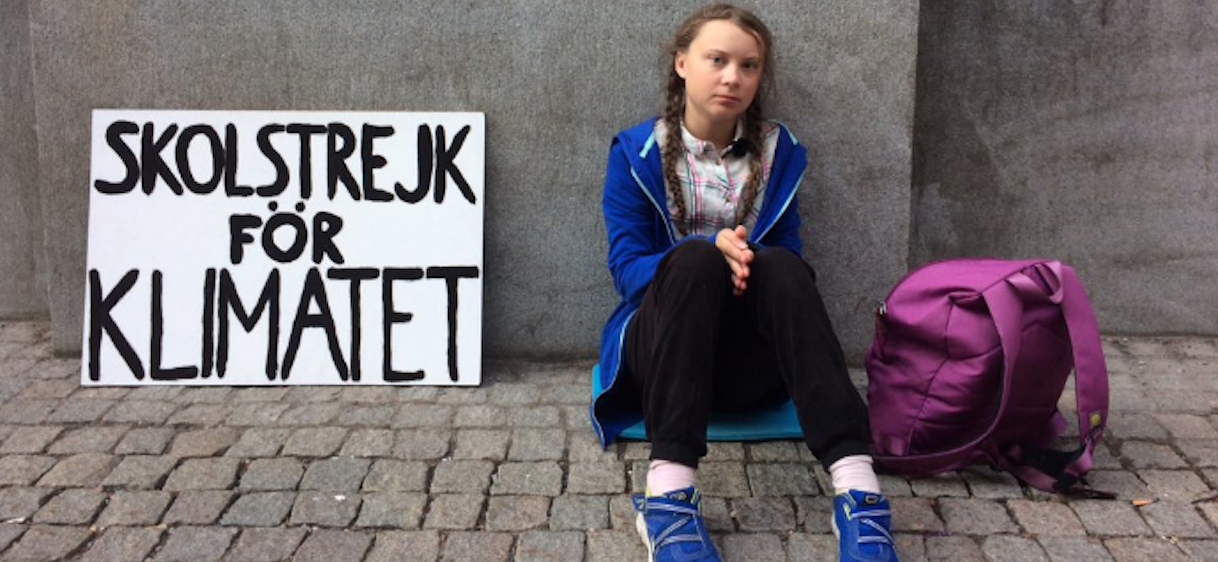 À quinze ans, Greta Thunberg a entamé une grève scolaire afin d’alerter sur l’urgence climatique