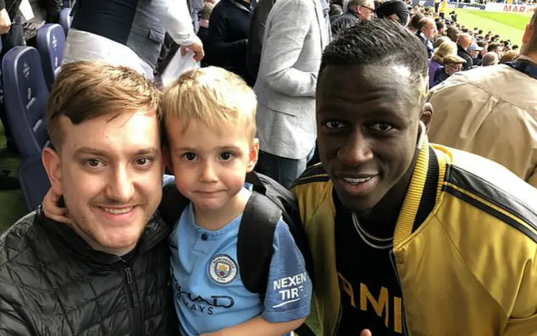 Benjamin Mendy a invité un père et son fils à regarder un match de City en loge avec lui
