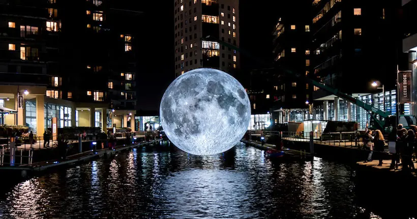 La lune monumentale de l’artiste Luke Jerram part à la conquête du monde